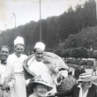 Foto i �lovek poch�z� z  6.7.1937 Luha�ovick� p�ehrada, sumec na foto v�il 49Kg jak p��e z druh� strany fotografie d�ma s cigaretkou v ruce na foto vlevo.Origin�ln� fotografie.
